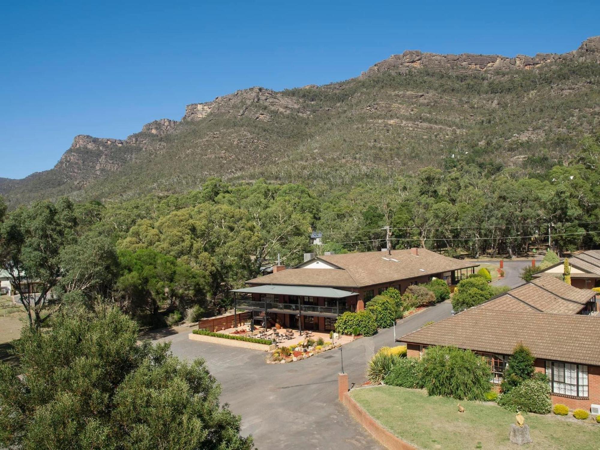 Golden Chain Country Plaza Motel Halls Gap Exterior photo