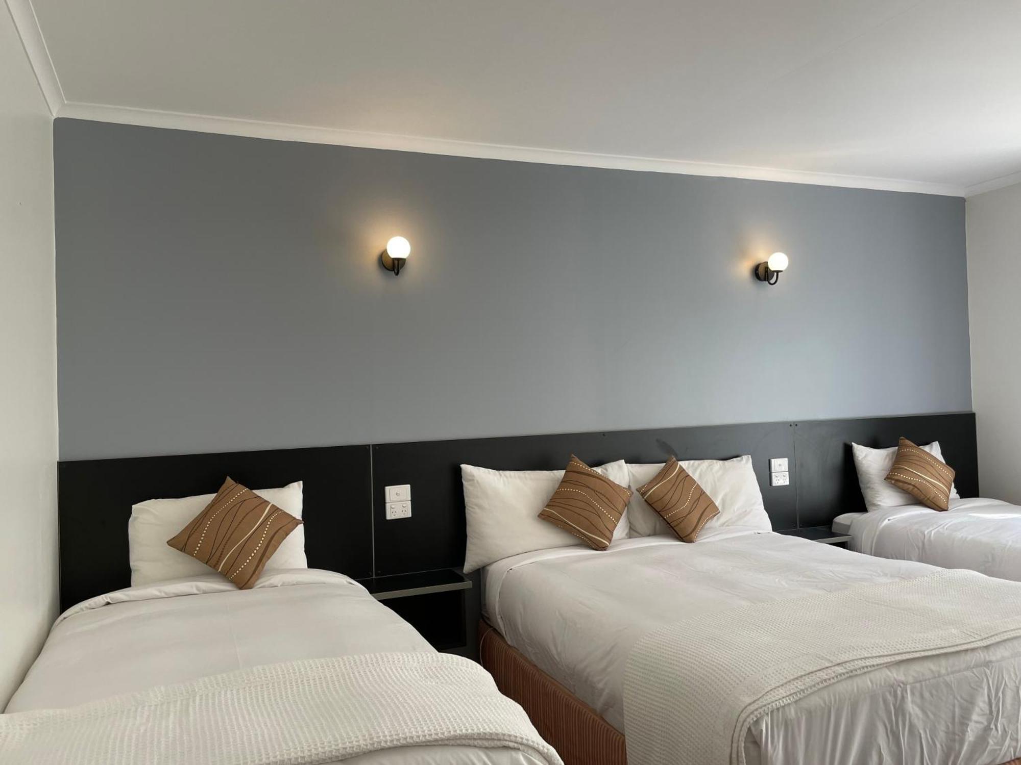 Golden Chain Country Plaza Motel Halls Gap Exterior photo