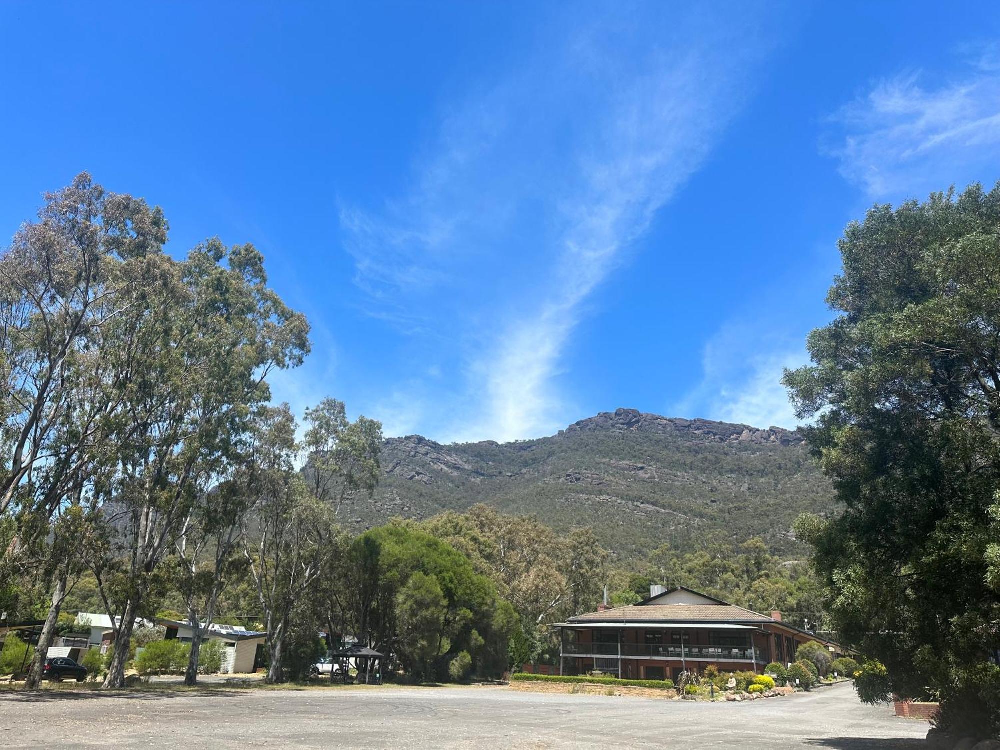 Golden Chain Country Plaza Motel Halls Gap Exterior photo