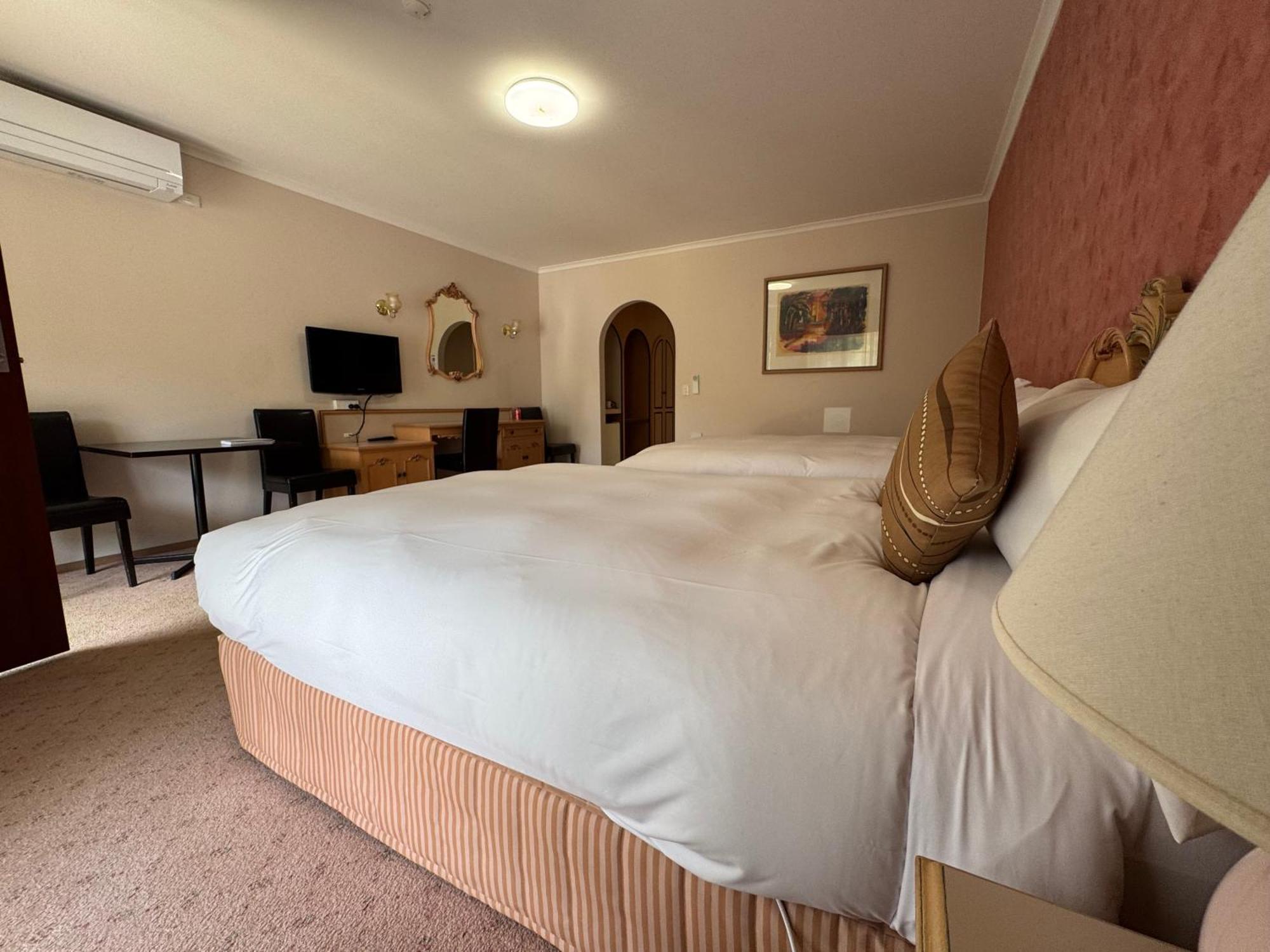 Golden Chain Country Plaza Motel Halls Gap Exterior photo
